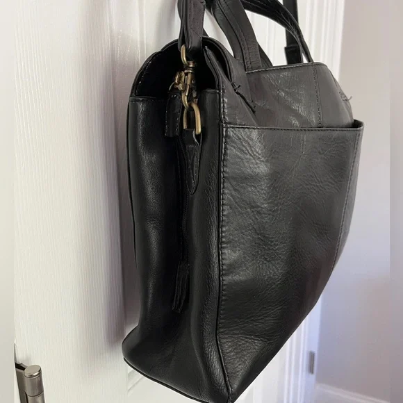 Hobo International Black Leather Tote Bag - Picture 2 of 12